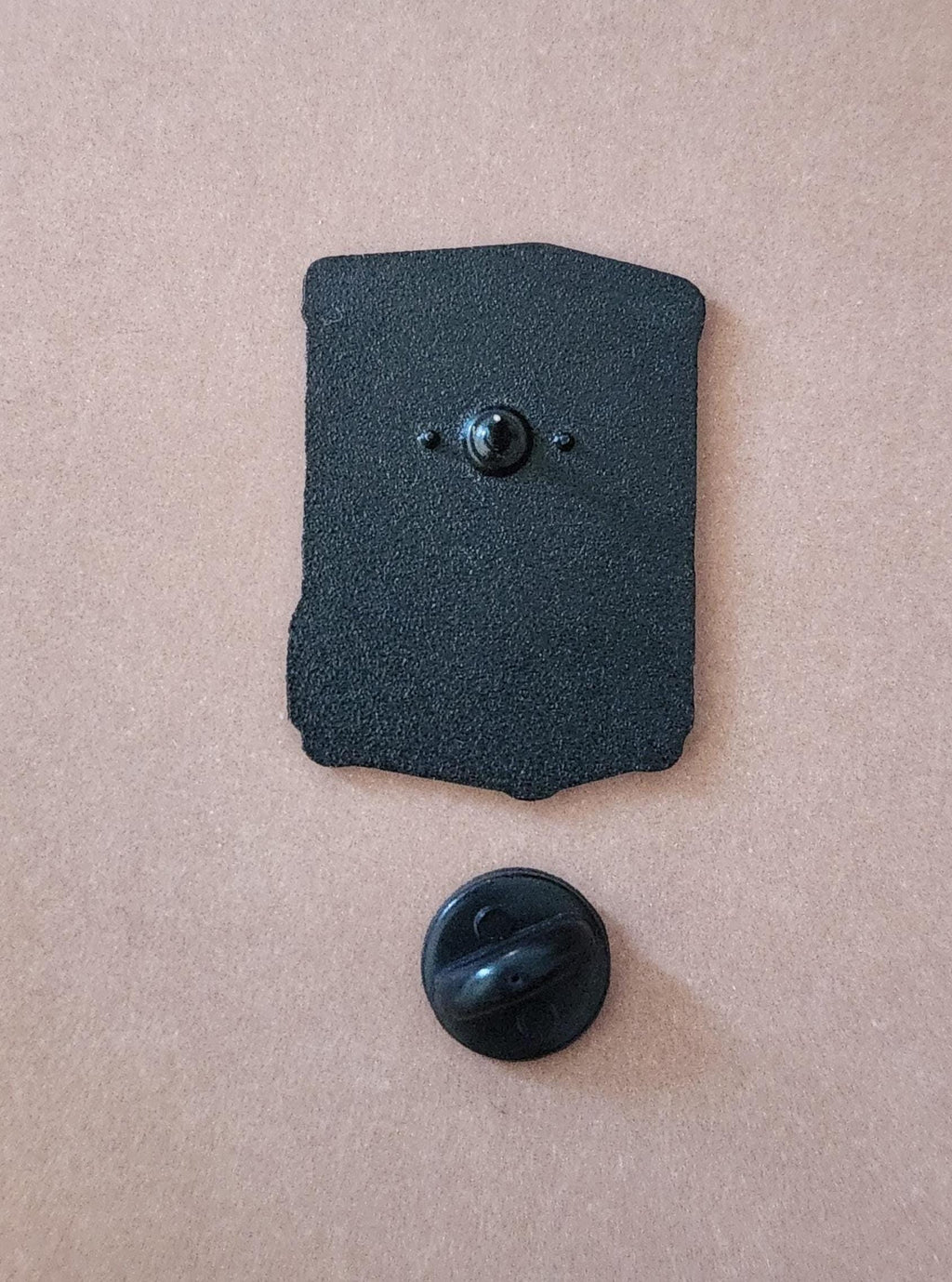 Glow In The Dark Ghost Vending Machine Pin: Classic Horror Halloween Lapel Badge