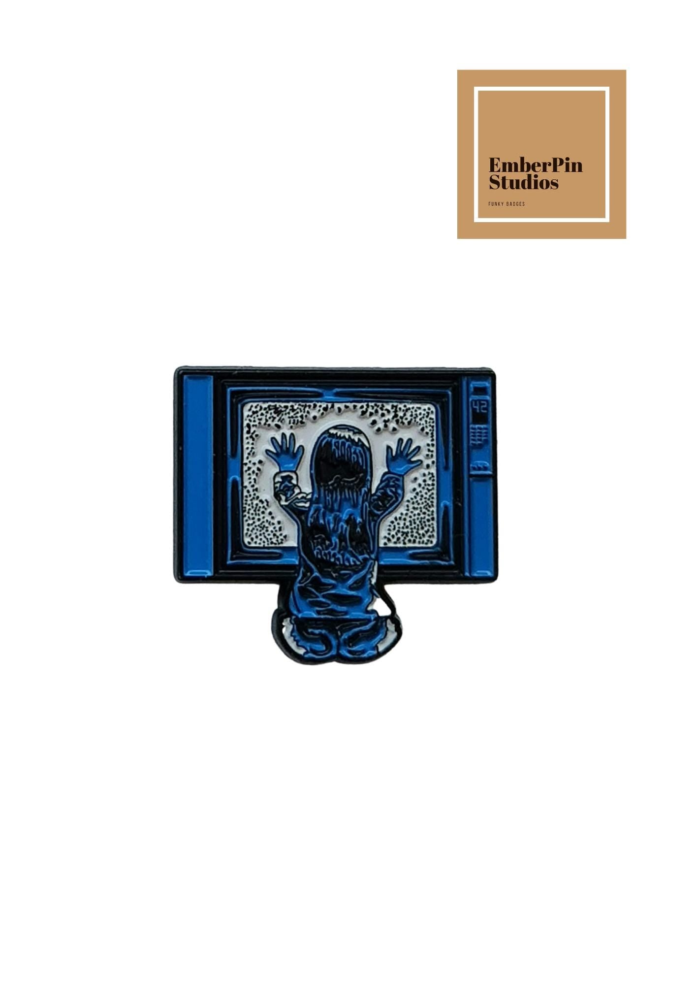 Horror Enamel Pin Set – VHS Tape Stack 1982 Poltergeist Carol Anne Ouija Board Monster Faces Pac Man Thing The Addams Family